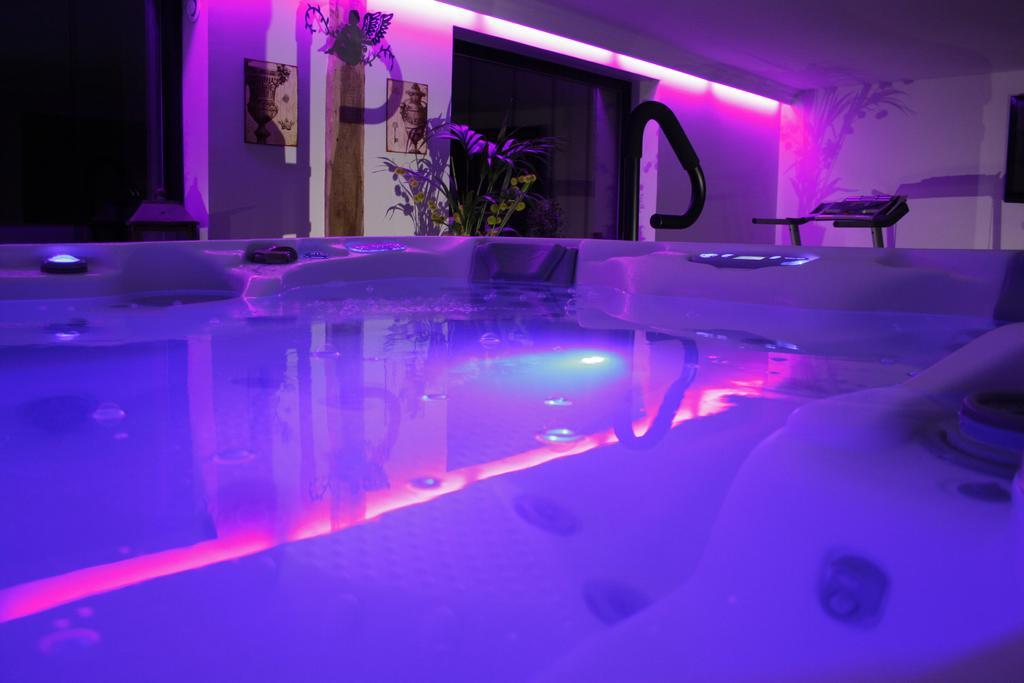 Lesmont Le Bonheur A La Campagne B&B 외부 사진