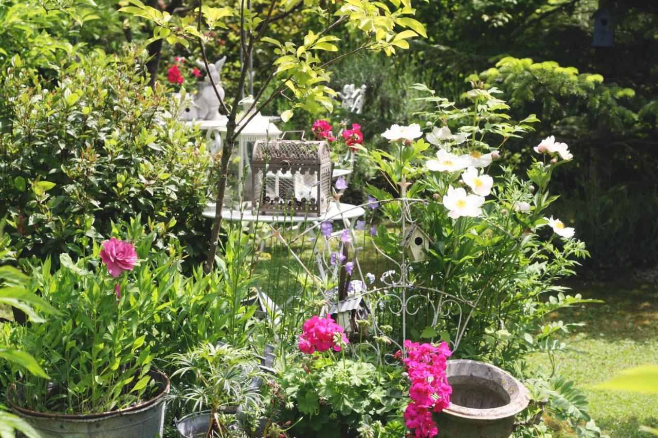 Lesmont Le Bonheur A La Campagne B&B 외부 사진
