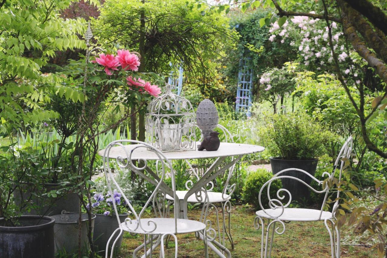Lesmont Le Bonheur A La Campagne B&B 외부 사진